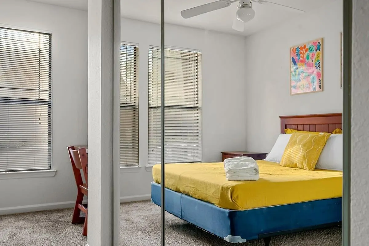 Villa 4Bd 2 Mi To Usf Free Pool + 24 Hour Gym à Tampa 0*,  États-Unis