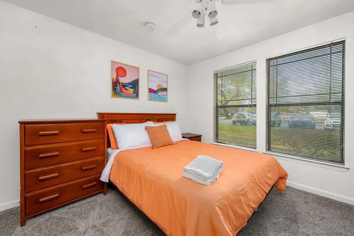 Villa 4Bd 2 Mi To Usf Free Pool + 24 Hour Gym à Tampa Hébergement de vacances